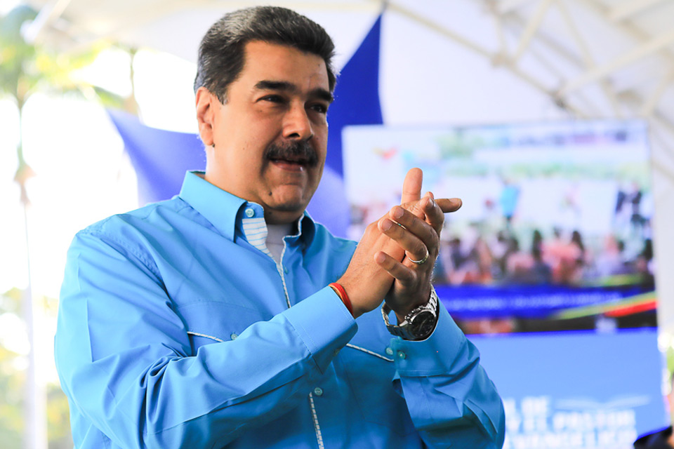While confronting Catholicism, Chavismo announces plans with evangelical pastors