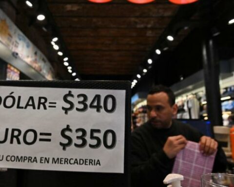 Why Economists Think Inflation Will Start Declining In 2023