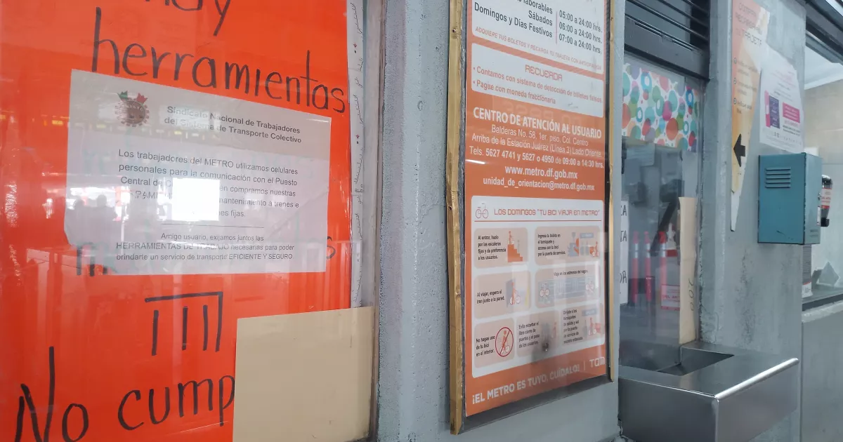 With posters, the CDMX Metro Union claims for deficiencies for maintenance