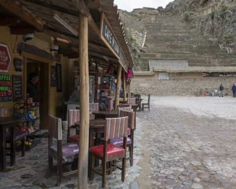 Without tourists, Machu Picchu in "freefall" as riots rock Peru