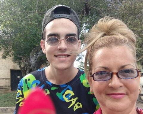 Joven canadiense, Michael Carey, Yvis Abadin