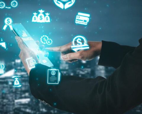 Young men with jobs and internet access have higher levels of financial inclusion in Peru