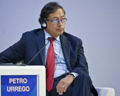 'Zero use of coal, oil and gas': Petro's message in Davos
