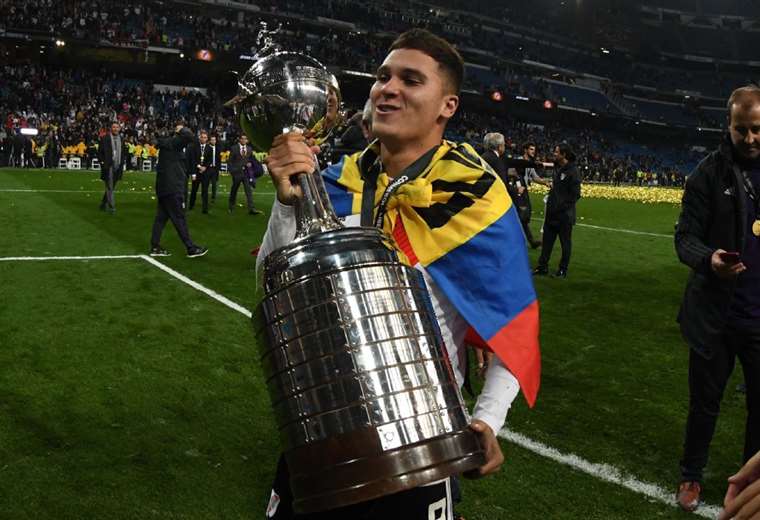 "Juan fer" Quintero signs with the Colombian Junior after leaving River Plate