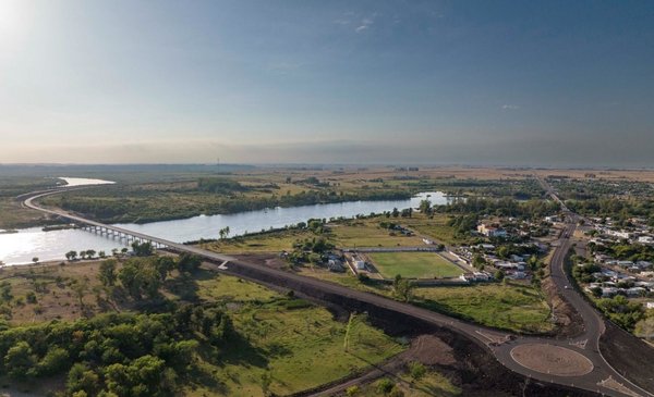 "Uniting an older brother with a younger one": Bridge between Durazno and Tacuarembó inaugurated