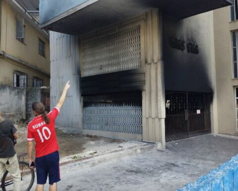 A fire affects the famous Hermanas Giralt Building, in the heart of El Vedado in Havana