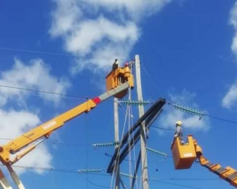 A fire in a sugarcane field caused a seven-hour blackout in half of Cuba