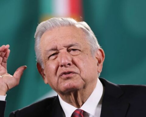 AMLO announces that he will veto an opinion that promotes fines for "injuries" against him