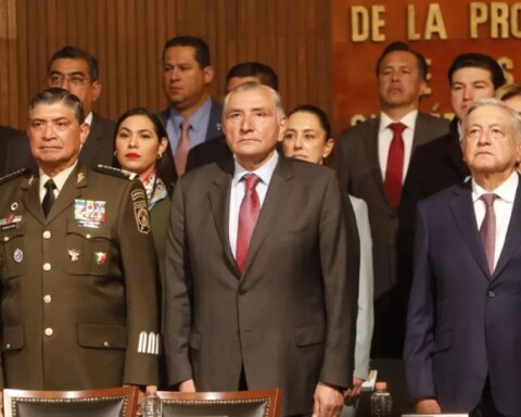 AMLO, governors and president of the Court meet for Constitution Day