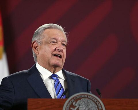 AMLO tells Dina Boluarte that her government is "authoritarian and repressive"