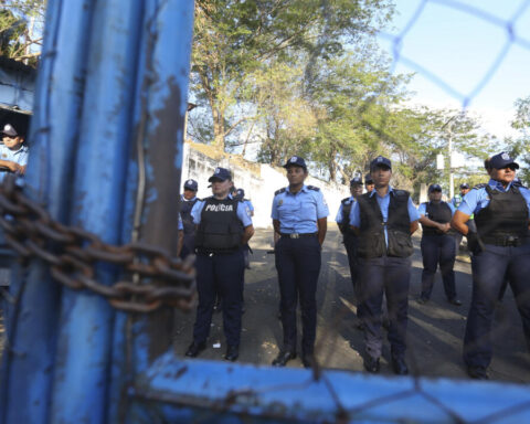 Abdo Benítez celebrates the release of Nicaraguan political prisoners