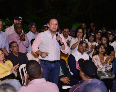 Abel Martínez: “El pueblo no votará por el que se vende, ni por el que compra”