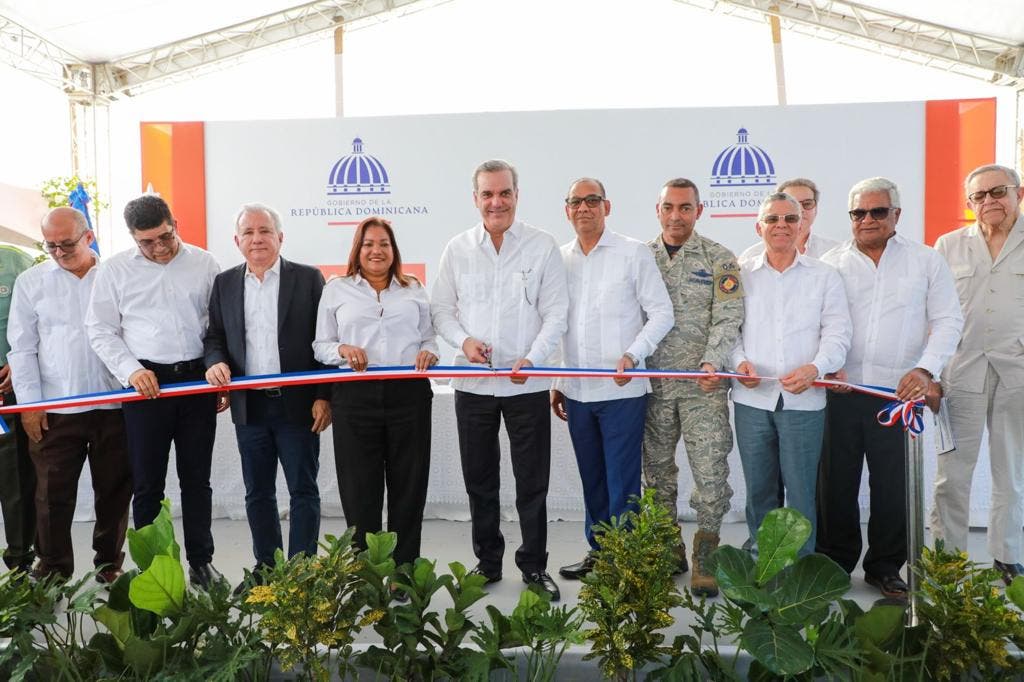 Abinader inaugura primera etapa de prolongación avenida Ecológica en SDE