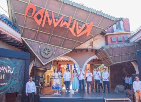 Abinader encabeza anuncio apertura de Katmandu Park, parque temático más moderno de Latinoamérica