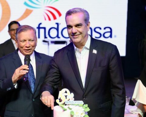 Abinader leads the celebration of 50 years of Refidomsa;  It is the fastest growing company after covid-19