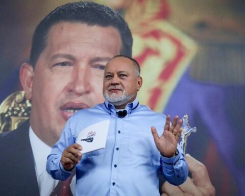 According to Cabello, the opposition will send Capriles or Manuel Rosales to the presidential elections