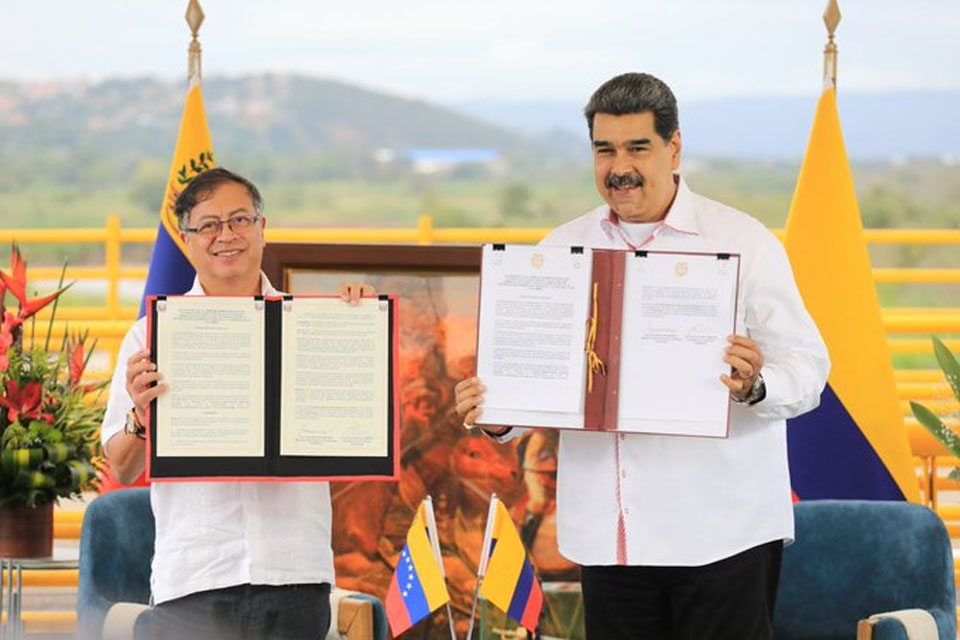 After signing a trade agreement with Maduro, Petro insists on war against border mafias