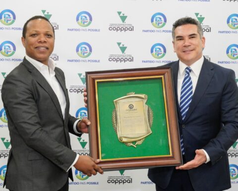 Alejandro Moreno expresses his support for the government of President Luis Abinader