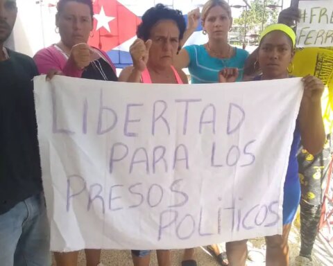 cubanos, presos políticos, destierro, excarcelación