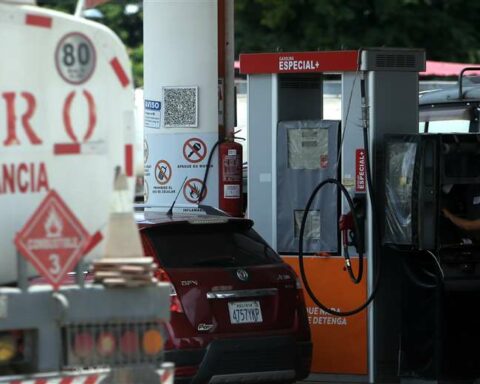 Arce maintains subsidies and the creation of state companies, despite the decrease in income