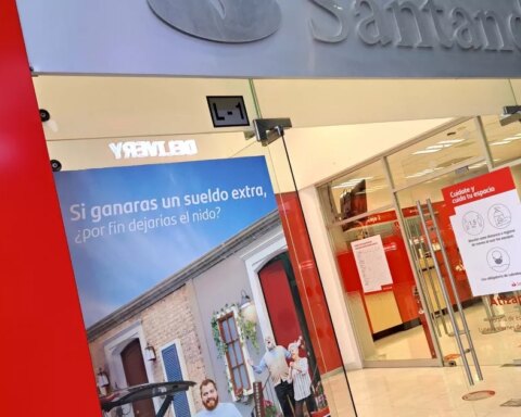 Are the banks open today February 6 because of the bridge?