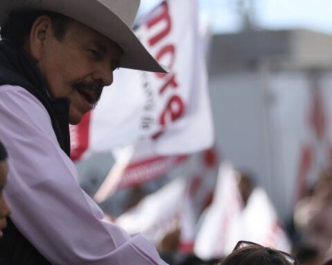 Armando Guadiana concludes his pre-campaign in Coahuila;  Berdeja calls it "frivolous"