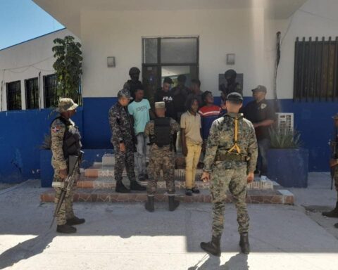 Ejército apresa haitianos sospechosos de matar policías en su país