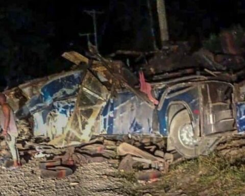 At least 33 people died in a bus crash with migrants in Panama