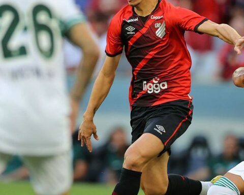 Athletico-PR and Coritiba draw in a classic marked by confusion