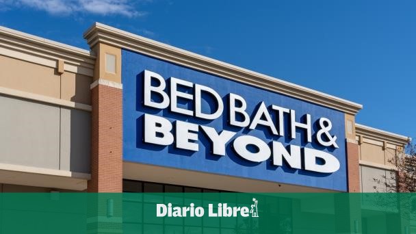 Bed Bath & Beyond sells stock, closes stores