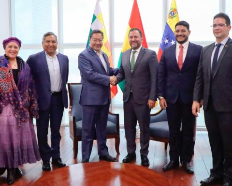 Bolivia and Venezuela strengthen ties of brotherhood and cooperation