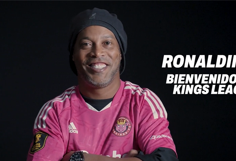Bombshell!  Ronaldinho comes out of retirement and returns to the courts in Spain