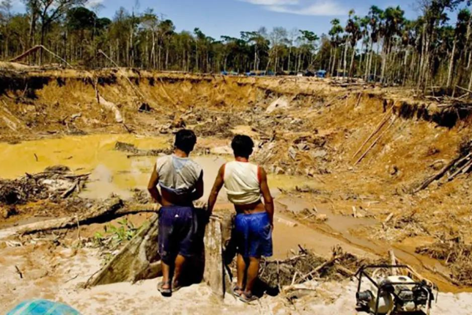 Brazil "will fight at the roots" illegal mining in Roraima with the Air Force, Army and Navy