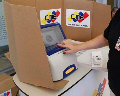 CNE evaluates providing services to opposition coalition in primaries