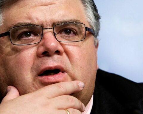 Carstens calls for rethinking regulation of big tech