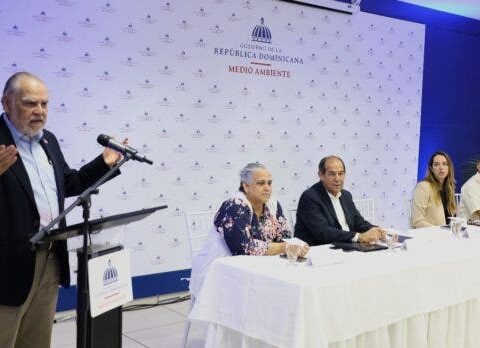 Ceara Hatton alerta panorama sombrío por sargazo cubre mares