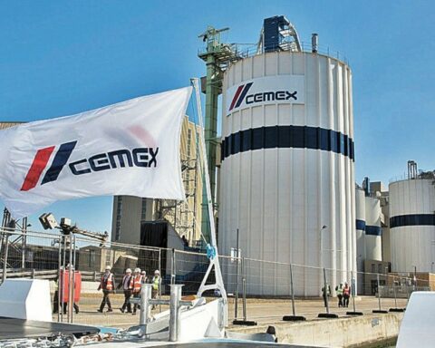 Cemex agreed with ETFuels to transform CO2 into green fuel at a plant in Spain