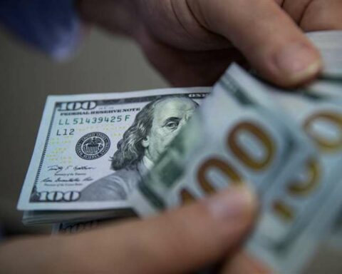 Central Bank buys $4.4 million from exporters five days after launching the offer