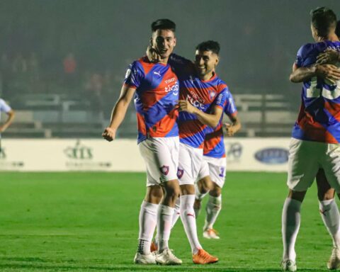 Cerro prevails in Villarrica in Sava's debut