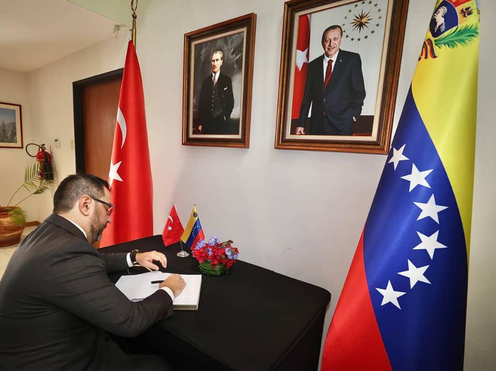 Chancellor signed Book of Condolences for earthquake victims in Türkiye