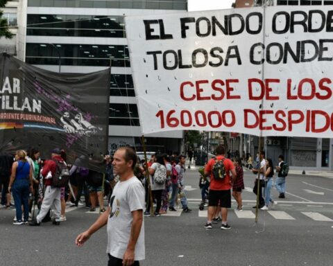 Chaos in the City: picketers cut the 9 de Julio and Corrientes