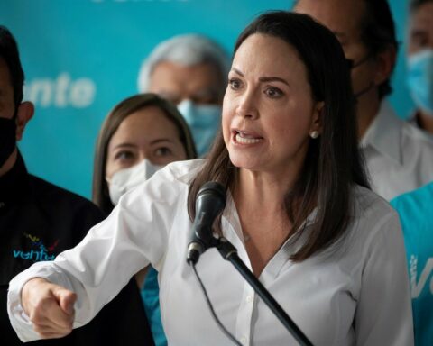 Command of María Corina Machado seeks political alliances for presidential elections