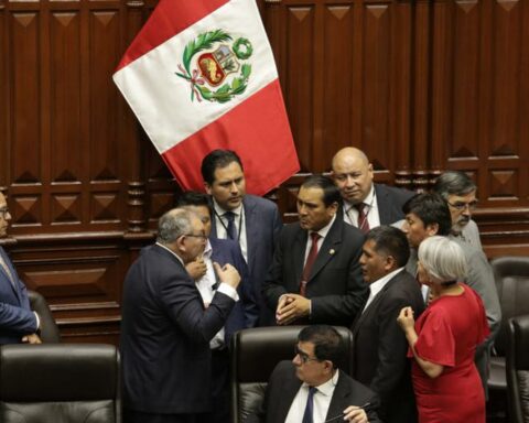 Congress: Plenary session rescheduled again to see early elections