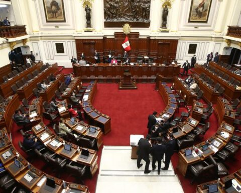 Congress is not interested in solving the political crisis