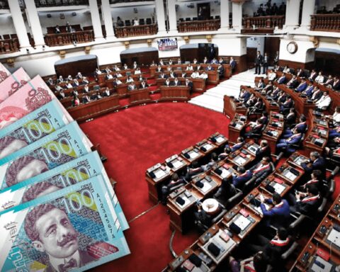 Congressmen's salaries: why do they earn 10,417 soles in addition to the 15,600 they receive per month?