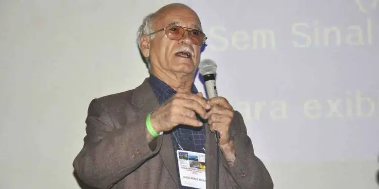 Hugo Pérez Rojas, científico, premio