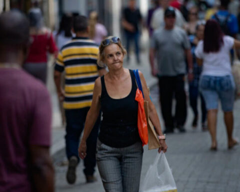 Cuba's demographic crossroads: no young people of working age in sight