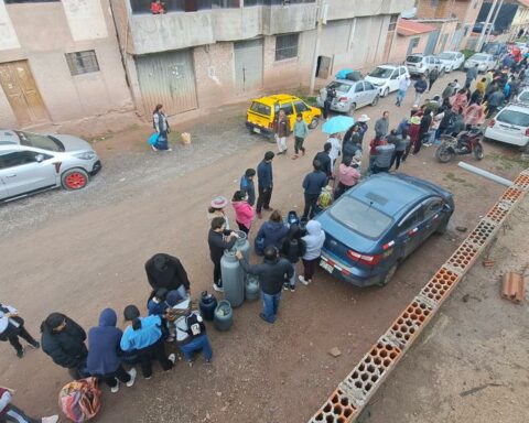 Cusco: queue of three thousand people to buy a gas cylinder (VIDEO)