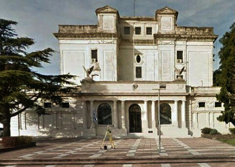 Departmental Board in Extraordinary Session to avoid talking about the contract of the brother of the Secretary of the Board