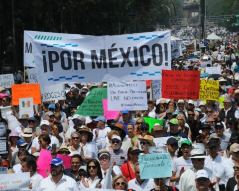 Deputies outline fines for insults to the President, governors, head of CDMX